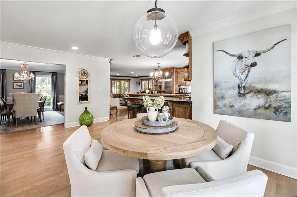 6110 Heards Creek Drive, Atlanta, Georgia 30328, 5 Bedrooms Bedrooms, ,4 BathroomsBathrooms,Residential,Sold,6110 Heards Creek Drive,7514887