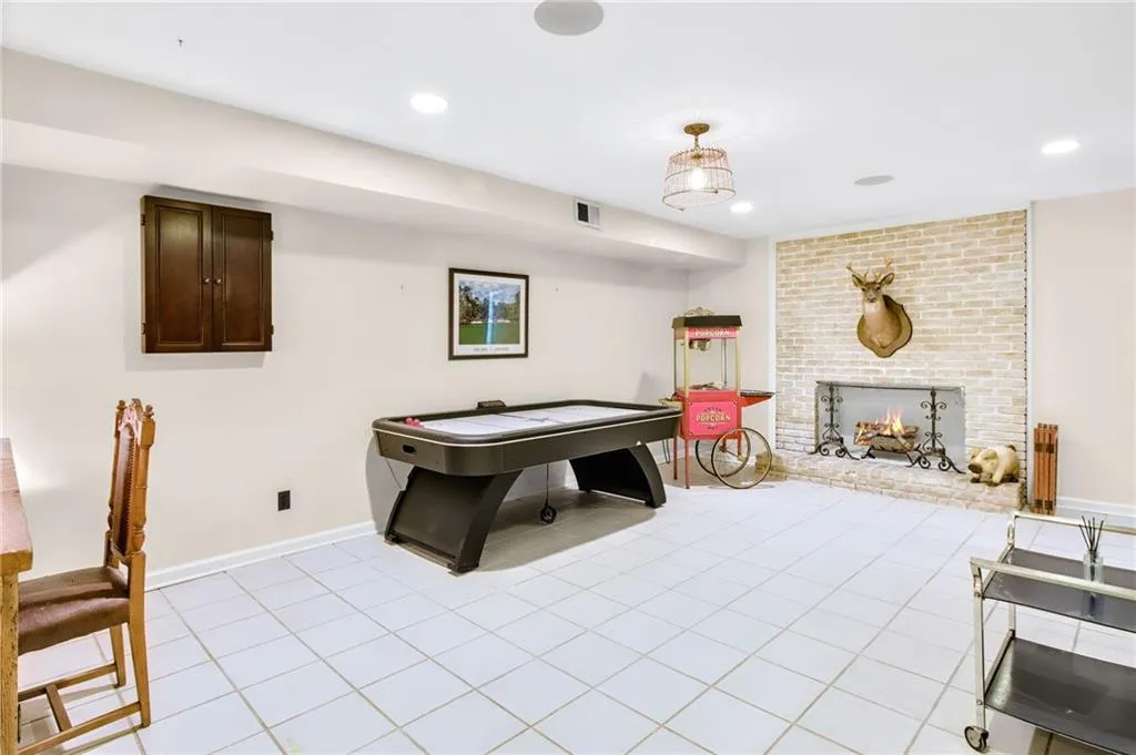 6110 Heards Creek Drive, Atlanta, Georgia 30328, 5 Bedrooms Bedrooms, ,4 BathroomsBathrooms,Residential,Sold,6110 Heards Creek Drive,7514887