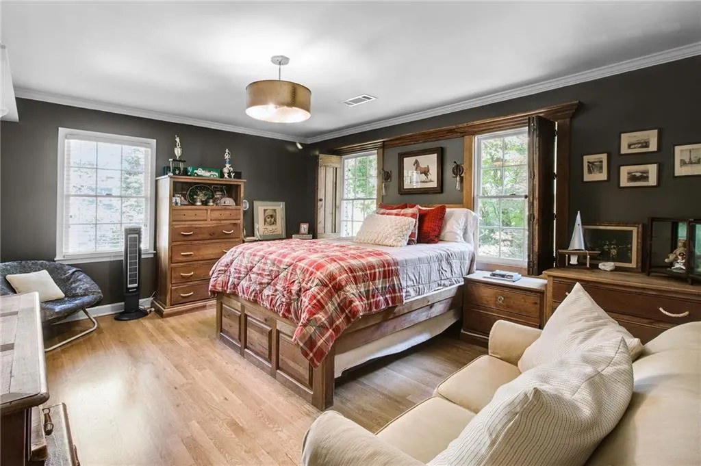 6110 Heards Creek Drive, Atlanta, Georgia 30328, 5 Bedrooms Bedrooms, ,4 BathroomsBathrooms,Residential,Sold,6110 Heards Creek Drive,7514887