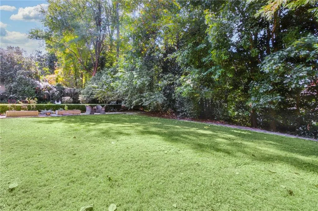 6110 Heards Creek Drive, Atlanta, Georgia 30328, 5 Bedrooms Bedrooms, ,4 BathroomsBathrooms,Residential,Sold,6110 Heards Creek Drive,7514887