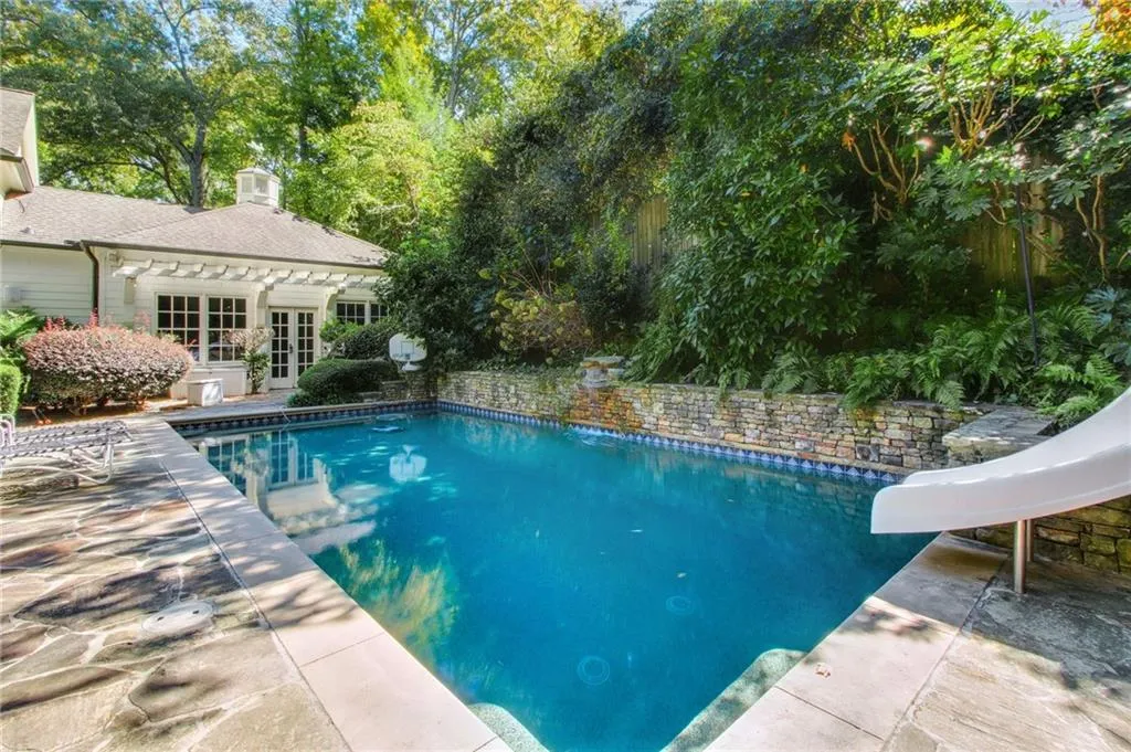 6110 Heards Creek Drive, Atlanta, Georgia 30328, 5 Bedrooms Bedrooms, ,4 BathroomsBathrooms,Residential,Sold,6110 Heards Creek Drive,7514887