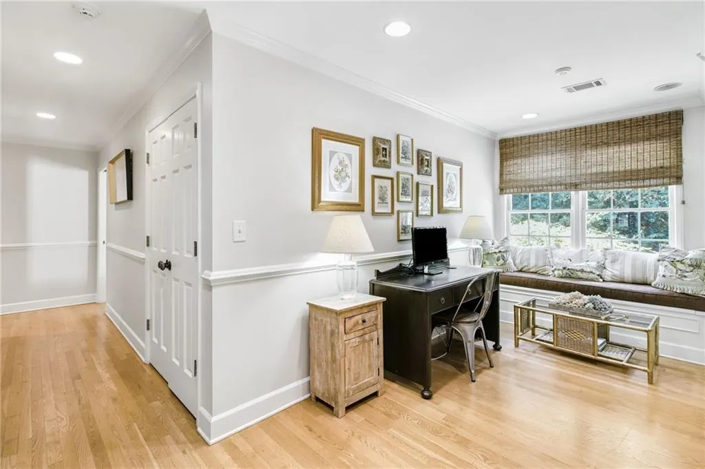 6110 Heards Creek Drive, Atlanta, Georgia 30328, 5 Bedrooms Bedrooms, ,4 BathroomsBathrooms,Residential,Sold,6110 Heards Creek Drive,7514887