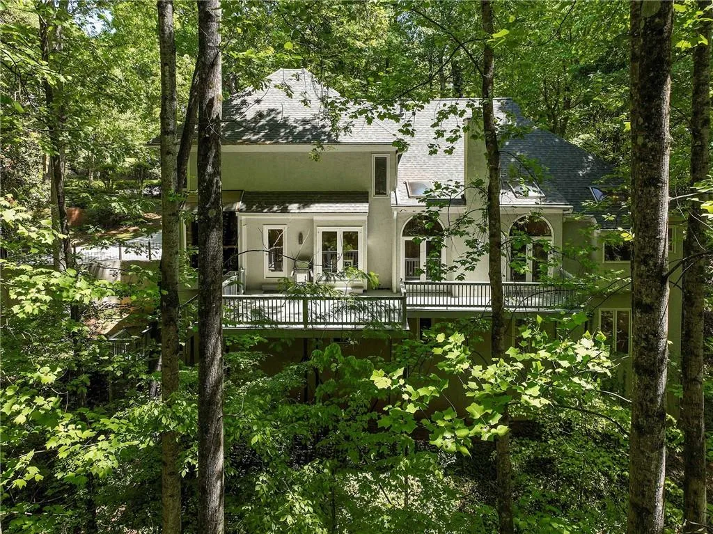 5660 Errol Place, Atlanta, Georgia 30327, 4 Bedrooms Bedrooms, ,4 BathroomsBathrooms,Residential,For Sale,5660 Errol Place,7739487
