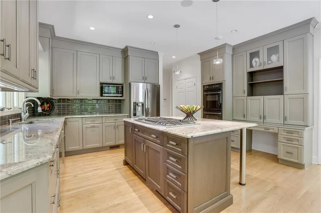 5660 Errol Place, Atlanta, Georgia 30327, 4 Bedrooms Bedrooms, ,4 BathroomsBathrooms,Residential,For Sale,5660 Errol Place,7739487