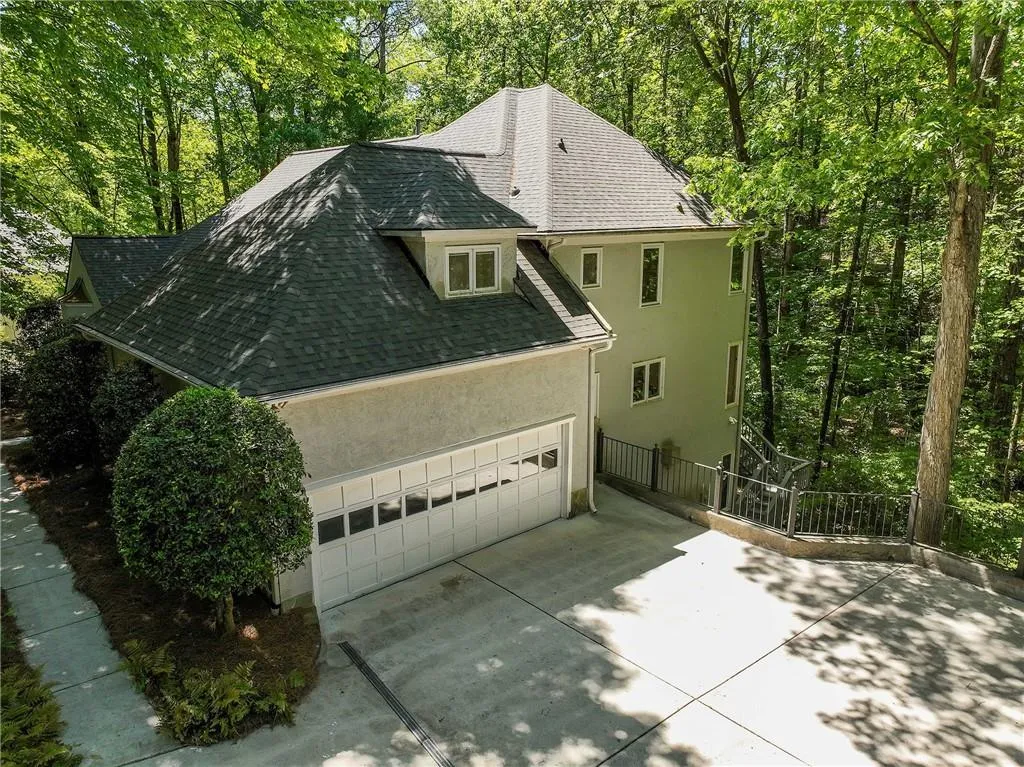 5660 Errol Place, Atlanta, Georgia 30327, 4 Bedrooms Bedrooms, ,4 BathroomsBathrooms,Residential,For Sale,5660 Errol Place,7739487