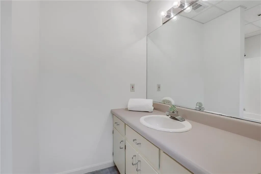 5660 Errol Place, Atlanta, Georgia 30327, 4 Bedrooms Bedrooms, ,4 BathroomsBathrooms,Residential,For Sale,5660 Errol Place,7739487