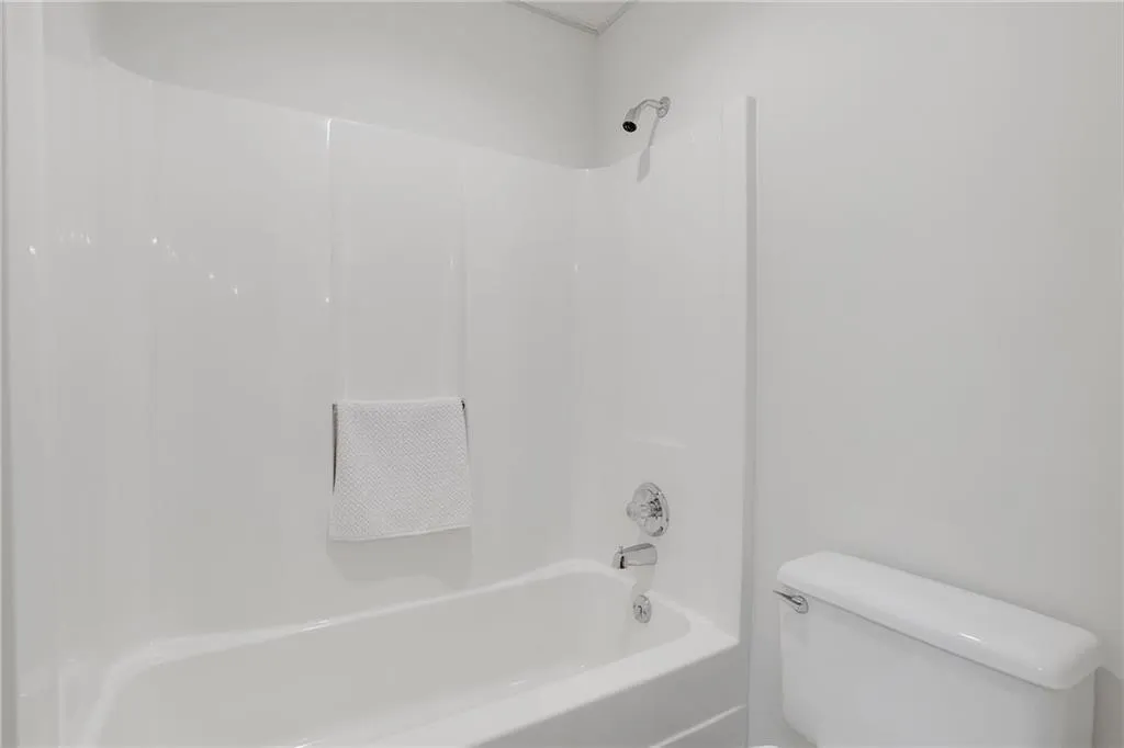 5660 Errol Place, Atlanta, Georgia 30327, 4 Bedrooms Bedrooms, ,4 BathroomsBathrooms,Residential,For Sale,5660 Errol Place,7739487