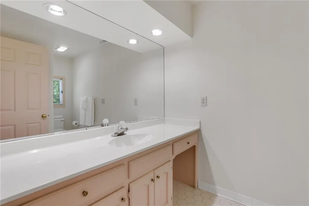 5660 Errol Place, Atlanta, Georgia 30327, 4 Bedrooms Bedrooms, ,4 BathroomsBathrooms,Residential,For Sale,5660 Errol Place,7739487