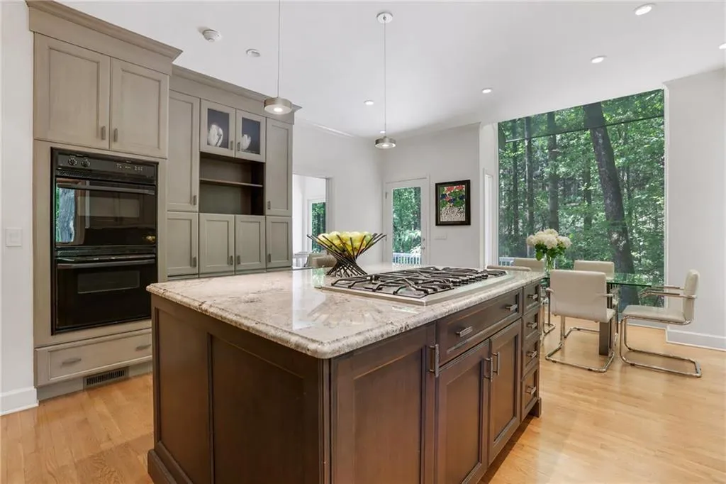 5660 Errol Place, Atlanta, Georgia 30327, 4 Bedrooms Bedrooms, ,4 BathroomsBathrooms,Residential,For Sale,5660 Errol Place,7739487