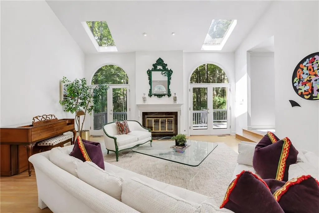 5660 Errol Place, Atlanta, Georgia 30327, 4 Bedrooms Bedrooms, ,4 BathroomsBathrooms,Residential,For Sale,5660 Errol Place,7739487