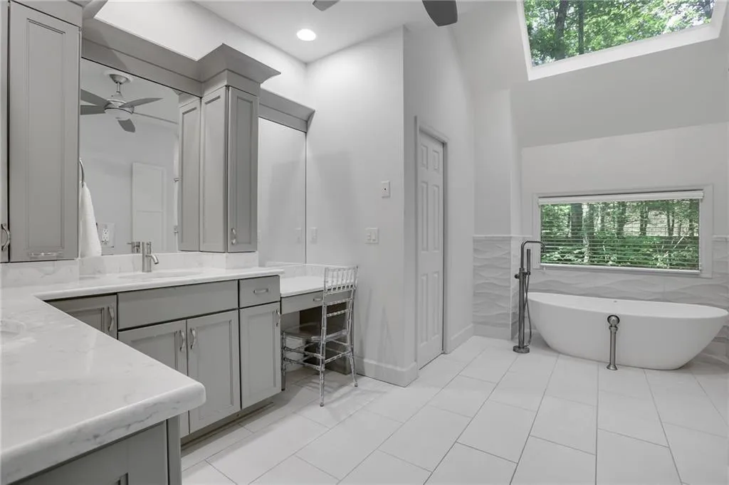 5660 Errol Place, Atlanta, Georgia 30327, 4 Bedrooms Bedrooms, ,4 BathroomsBathrooms,Residential,For Sale,5660 Errol Place,7739487
