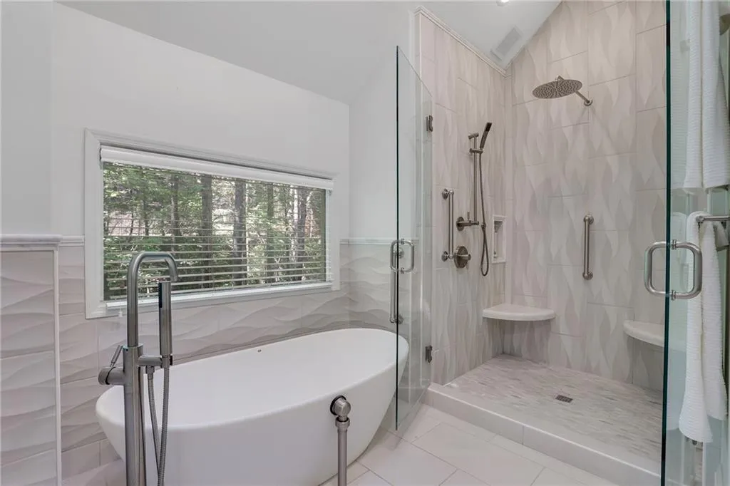 5660 Errol Place, Atlanta, Georgia 30327, 4 Bedrooms Bedrooms, ,4 BathroomsBathrooms,Residential,For Sale,5660 Errol Place,7739487