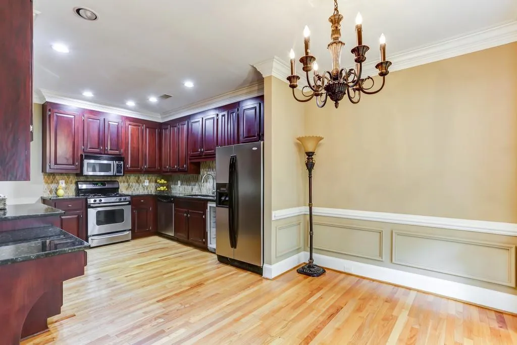 6391 Glenridge Drive Unit 125, Sandy Springs, Georgia 30328, 4 Bedrooms Bedrooms, ,2 BathroomsBathrooms,Residential,Sold,6391 Glenridge Drive Unit 125,6580837