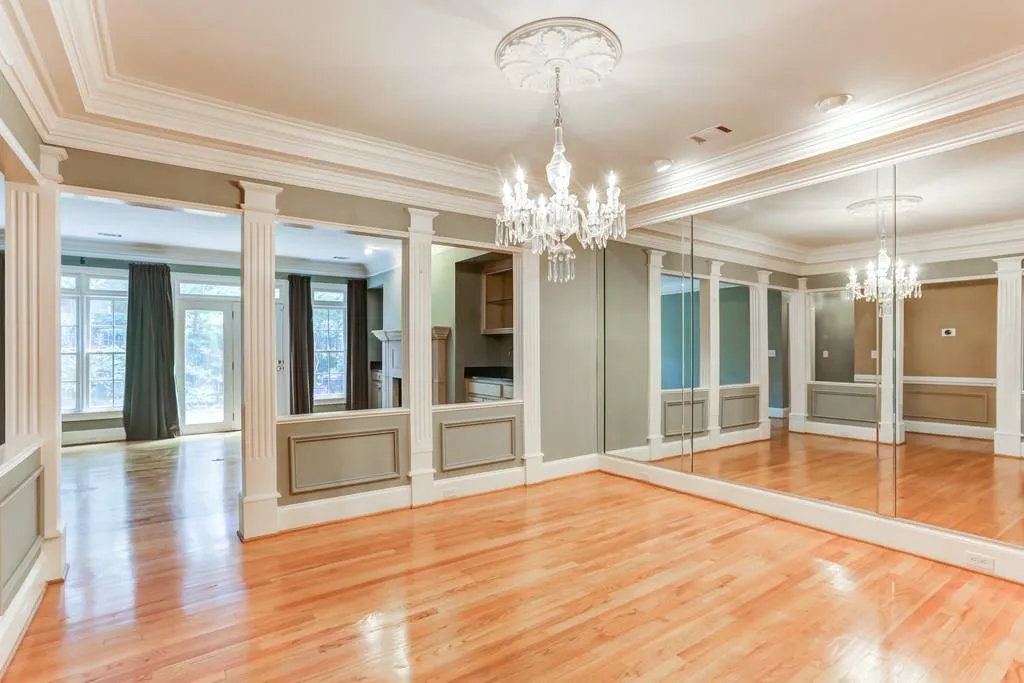 6391 Glenridge Drive Unit 125, Sandy Springs, Georgia 30328, 4 Bedrooms Bedrooms, ,2 BathroomsBathrooms,Residential,Sold,6391 Glenridge Drive Unit 125,6580837