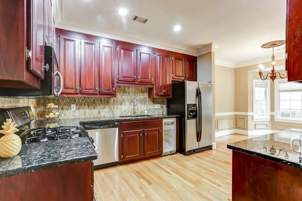 6391 Glenridge Drive Unit 125, Sandy Springs, Georgia 30328, 4 Bedrooms Bedrooms, ,2 BathroomsBathrooms,Residential,Sold,6391 Glenridge Drive Unit 125,6580837