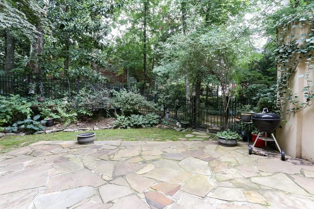6391 Glenridge Drive Unit 125, Sandy Springs, Georgia 30328, 4 Bedrooms Bedrooms, ,2 BathroomsBathrooms,Residential,Sold,6391 Glenridge Drive Unit 125,6580837