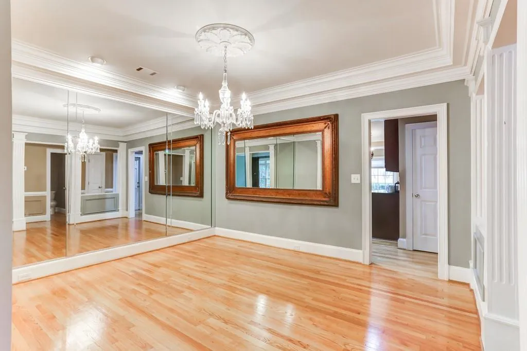 6391 Glenridge Drive Unit 125, Sandy Springs, Georgia 30328, 4 Bedrooms Bedrooms, ,2 BathroomsBathrooms,Residential,Sold,6391 Glenridge Drive Unit 125,6580837
