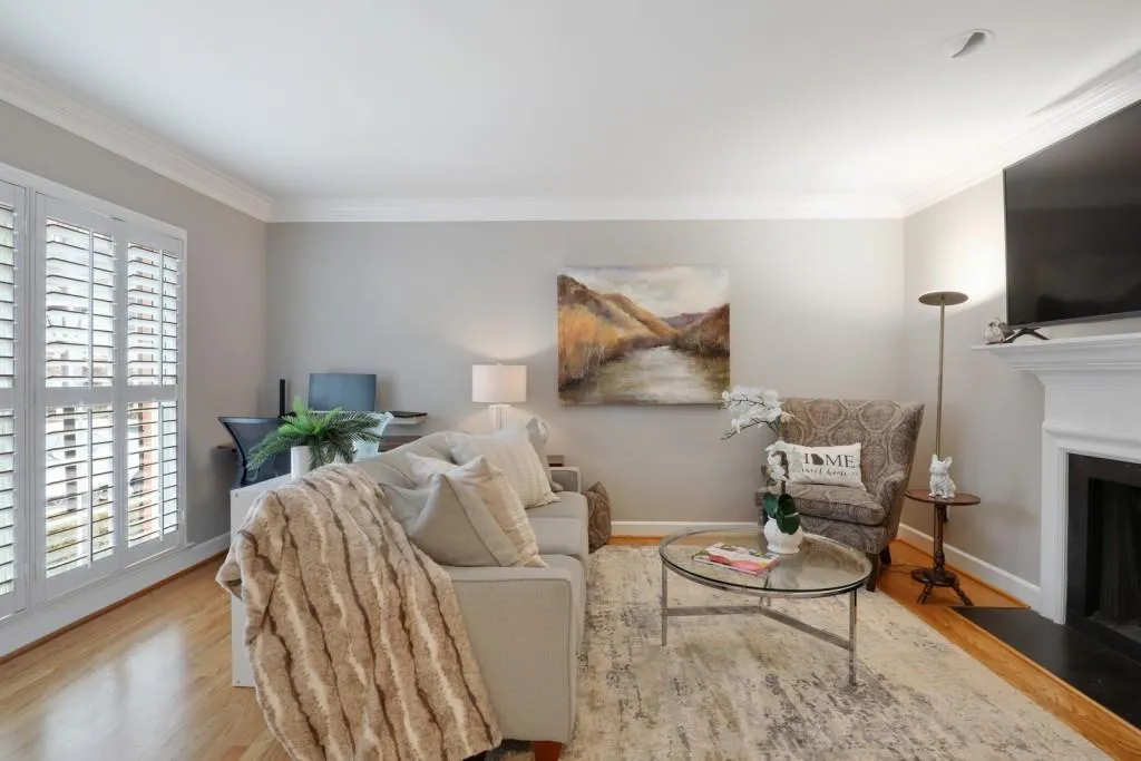 80 Mount Vernon Circle, Sandy Springs, Georgia 30338, 2 Bedrooms Bedrooms, ,2 BathroomsBathrooms,Residential,Sold,80 Mount Vernon Circle,7028129