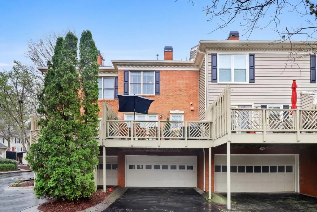 80 Mount Vernon Circle, Sandy Springs, Georgia 30338, 2 Bedrooms Bedrooms, ,2 BathroomsBathrooms,Residential,Sold,80 Mount Vernon Circle,7028129