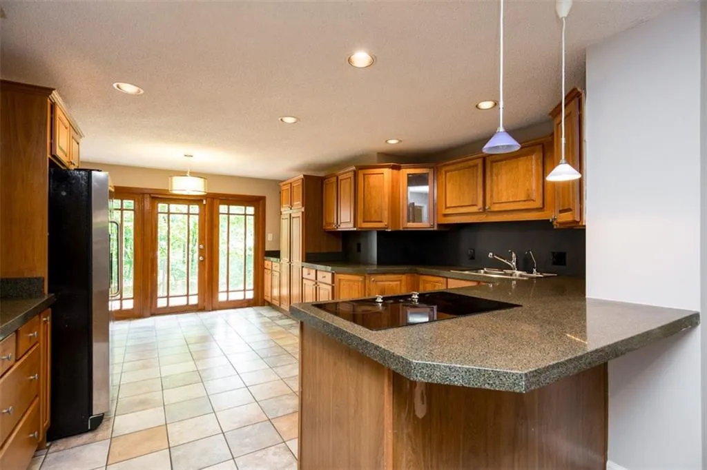 630 Colebrook Court, Sandy Springs, Georgia 30327, 4 Bedrooms Bedrooms, ,3 BathroomsBathrooms,Residential,Sold,630 Colebrook Court,5949668