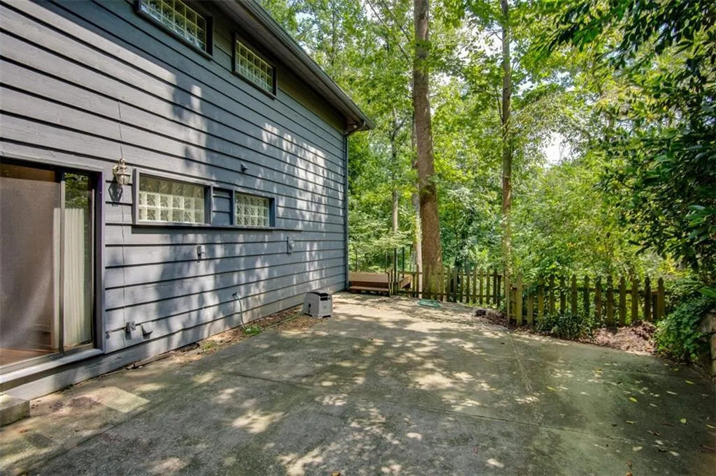 630 Colebrook Court, Sandy Springs, Georgia 30327, 4 Bedrooms Bedrooms, ,3 BathroomsBathrooms,Residential,Sold,630 Colebrook Court,5949668