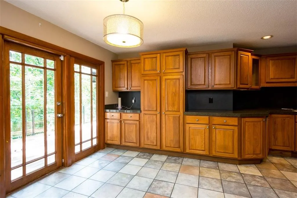 630 Colebrook Court, Sandy Springs, Georgia 30327, 4 Bedrooms Bedrooms, ,3 BathroomsBathrooms,Residential,Sold,630 Colebrook Court,5949668