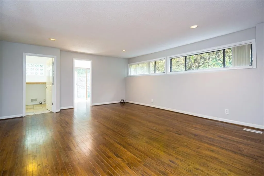 630 Colebrook Court, Sandy Springs, Georgia 30327, 4 Bedrooms Bedrooms, ,3 BathroomsBathrooms,Residential,Sold,630 Colebrook Court,5949668