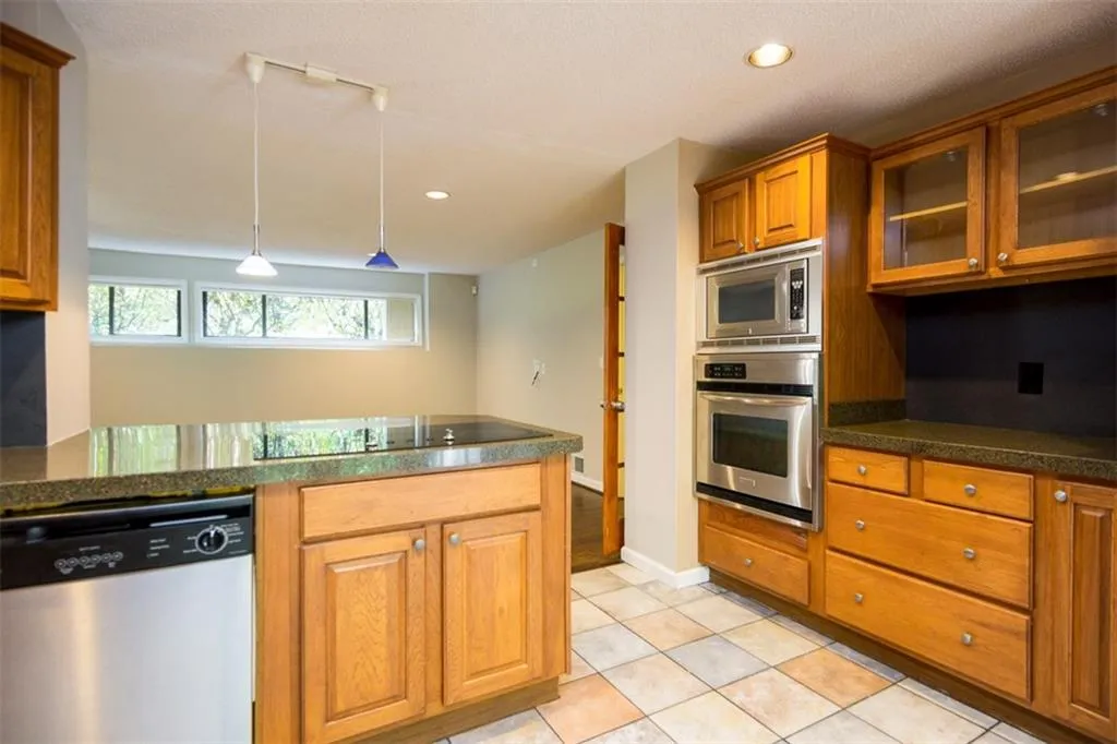 630 Colebrook Court, Sandy Springs, Georgia 30327, 4 Bedrooms Bedrooms, ,3 BathroomsBathrooms,Residential,Sold,630 Colebrook Court,5949668