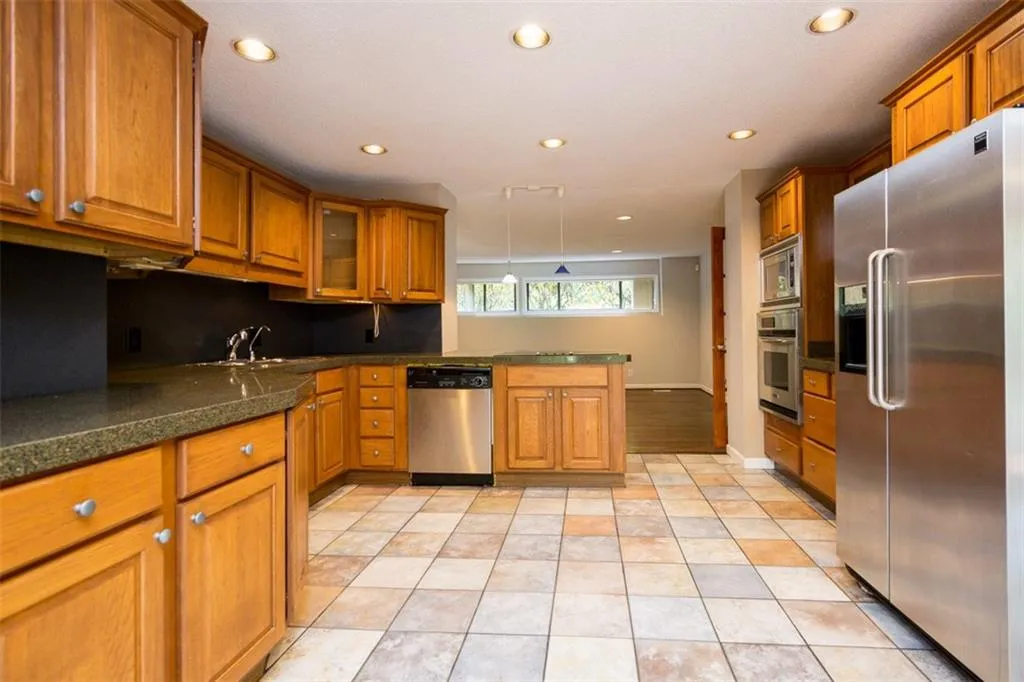 630 Colebrook Court, Sandy Springs, Georgia 30327, 4 Bedrooms Bedrooms, ,3 BathroomsBathrooms,Residential,Sold,630 Colebrook Court,5949668