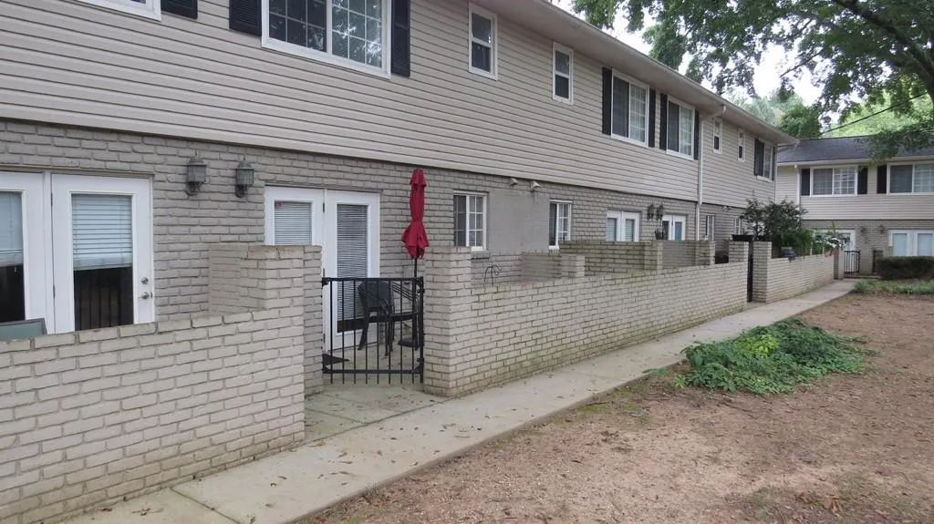 6940 Roswell Road Unit 8d, Atlanta, Georgia 30328, 1 Bedroom Bedrooms, ,1 BathroomBathrooms,Residential,Sold,6940 Roswell Road Unit 8d,6947306