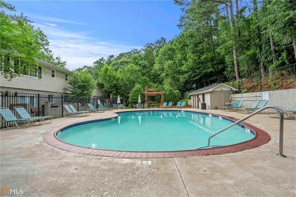 6940 Roswell Road Unit 8d, Atlanta, Georgia 30328, 1 Bedroom Bedrooms, ,1 BathroomBathrooms,Residential,Sold,6940 Roswell Road Unit 8d,6947306