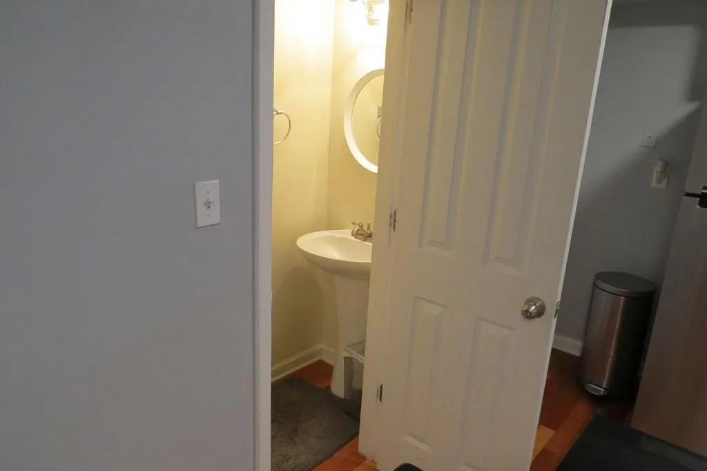 6940 Roswell Road Unit 8d, Atlanta, Georgia 30328, 1 Bedroom Bedrooms, ,1 BathroomBathrooms,Residential,Sold,6940 Roswell Road Unit 8d,6947306