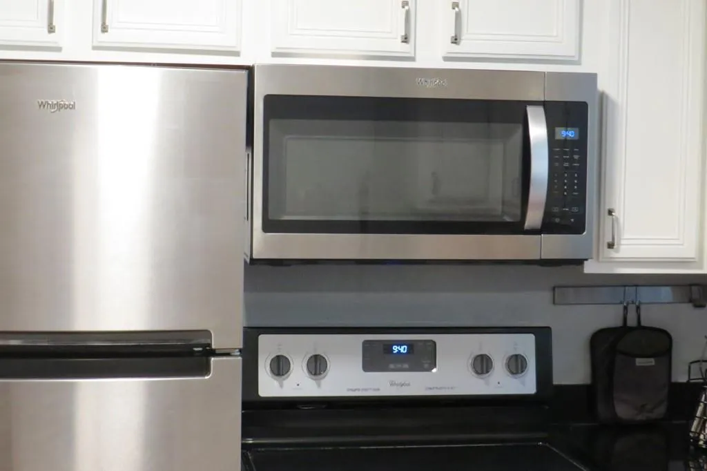 6940 Roswell Road Unit 8d, Atlanta, Georgia 30328, 1 Bedroom Bedrooms, ,1 BathroomBathrooms,Residential,Sold,6940 Roswell Road Unit 8d,6947306