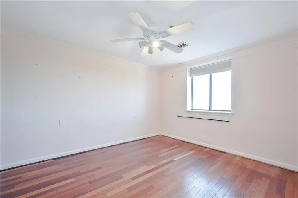 300 Johnson Ferry Road Ne Unit B-1015, Sandy Springs, Georgia 30328, 2 Bedrooms Bedrooms, ,2 BathroomsBathrooms,Residential,Sold,300 Johnson Ferry Road Ne Unit B-1015,6868288
