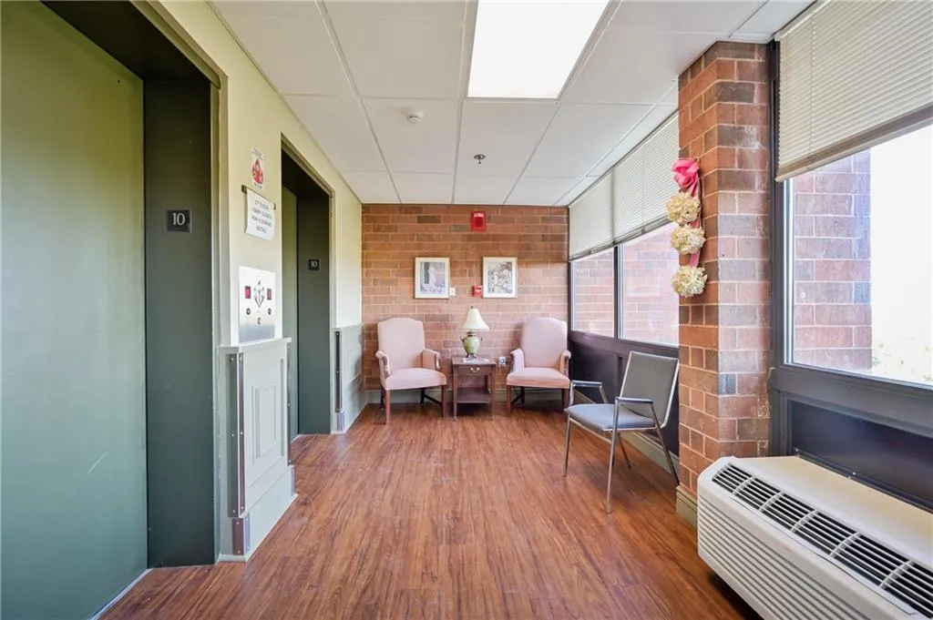 300 Johnson Ferry Road Ne Unit B-1015, Sandy Springs, Georgia 30328, 2 Bedrooms Bedrooms, ,2 BathroomsBathrooms,Residential,Sold,300 Johnson Ferry Road Ne Unit B-1015,6868288