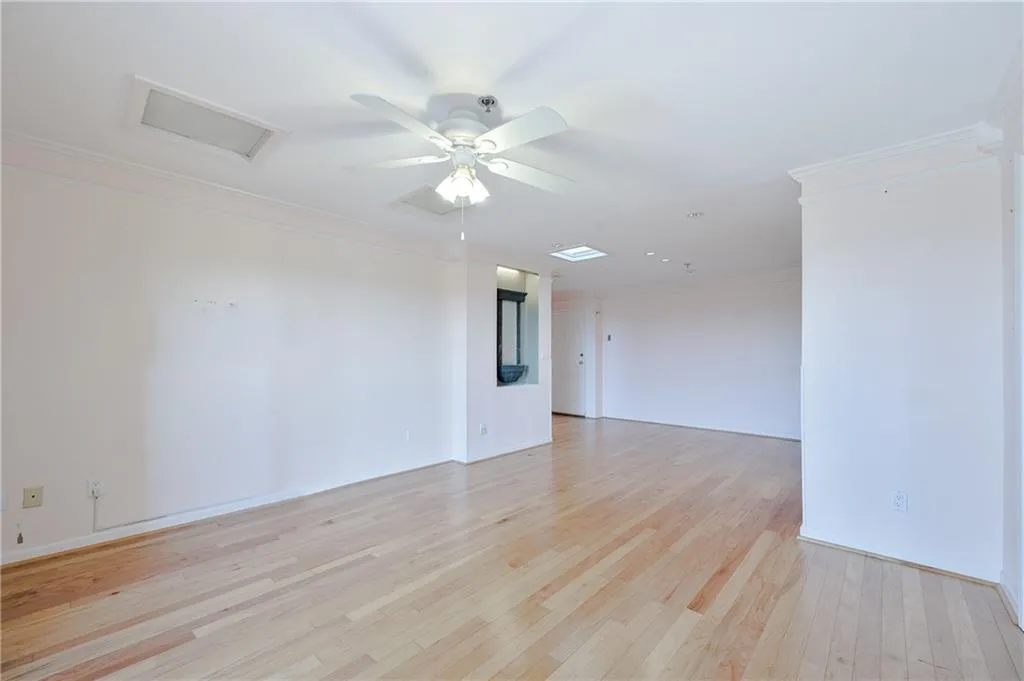 300 Johnson Ferry Road Ne Unit B-1015, Sandy Springs, Georgia 30328, 2 Bedrooms Bedrooms, ,2 BathroomsBathrooms,Residential,Sold,300 Johnson Ferry Road Ne Unit B-1015,6868288