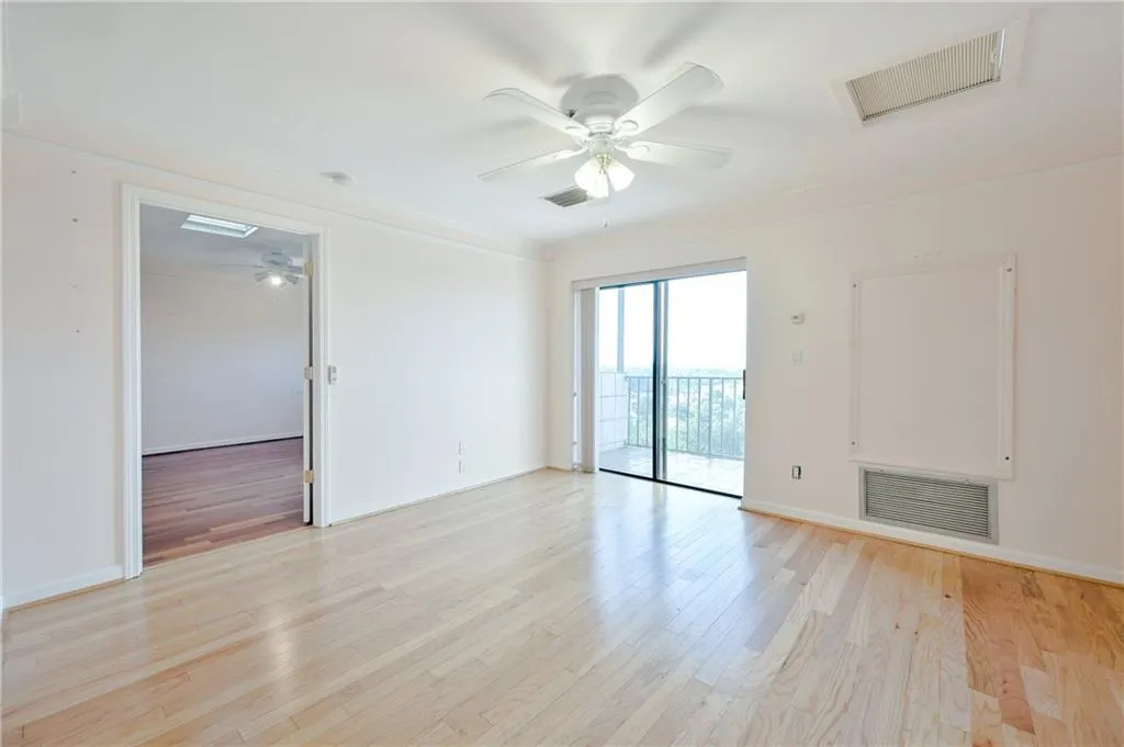 300 Johnson Ferry Road Ne Unit B-1015, Sandy Springs, Georgia 30328, 2 Bedrooms Bedrooms, ,2 BathroomsBathrooms,Residential,Sold,300 Johnson Ferry Road Ne Unit B-1015,6868288