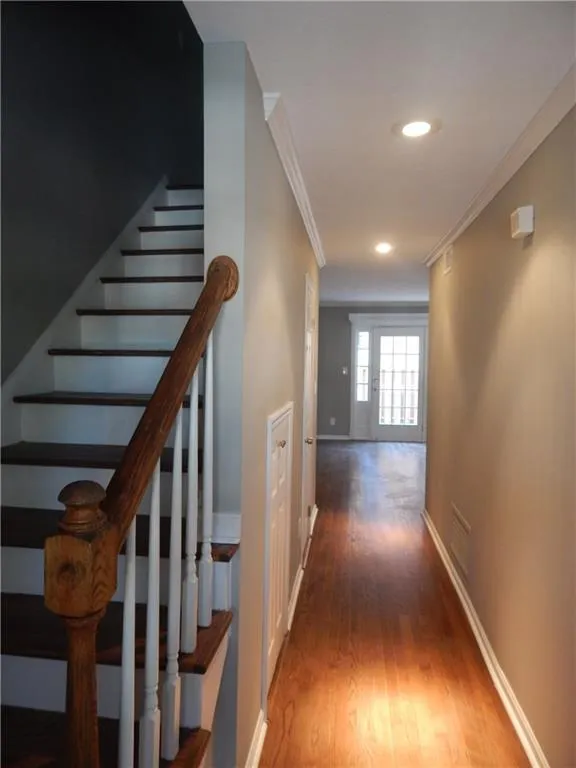 6700 Roswell Road Unit 30e, Sandy Springs, Georgia 30328, 2 Bedrooms Bedrooms, ,1 BathroomBathrooms,Residential,Sold,6700 Roswell Road Unit 30e,5649321