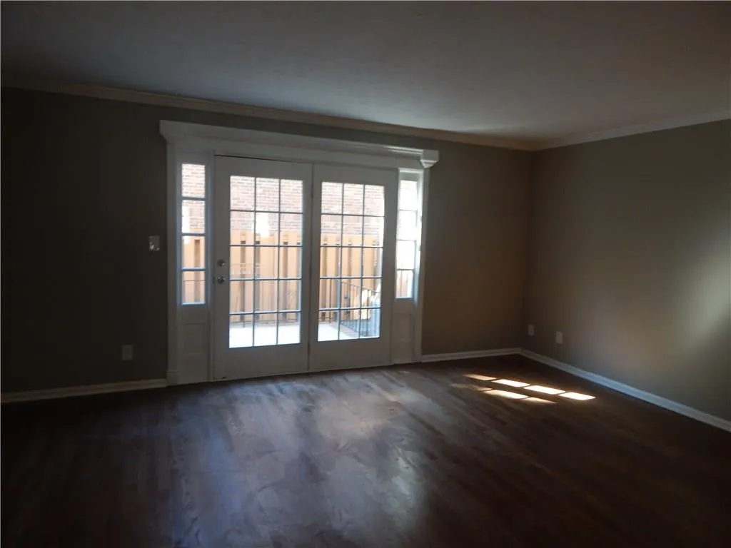 6700 Roswell Road Unit 30e, Sandy Springs, Georgia 30328, 2 Bedrooms Bedrooms, ,1 BathroomBathrooms,Residential,Sold,6700 Roswell Road Unit 30e,5649321