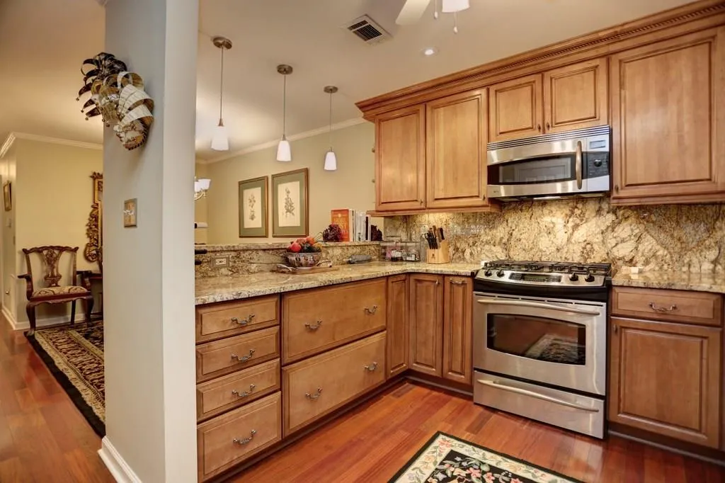 406 Bainbridge Drive, Sandy Springs, Georgia 30327, 2 Bedrooms Bedrooms, ,2 BathroomsBathrooms,Residential,Sold,406 Bainbridge Drive,5722754