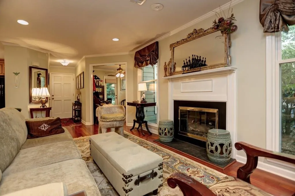 406 Bainbridge Drive, Sandy Springs, Georgia 30327, 2 Bedrooms Bedrooms, ,2 BathroomsBathrooms,Residential,Sold,406 Bainbridge Drive,5722754