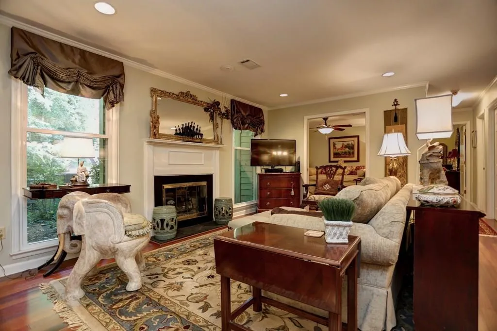 406 Bainbridge Drive, Sandy Springs, Georgia 30327, 2 Bedrooms Bedrooms, ,2 BathroomsBathrooms,Residential,Sold,406 Bainbridge Drive,5722754