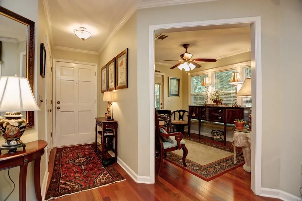 406 Bainbridge Drive, Sandy Springs, Georgia 30327, 2 Bedrooms Bedrooms, ,2 BathroomsBathrooms,Residential,Sold,406 Bainbridge Drive,5722754