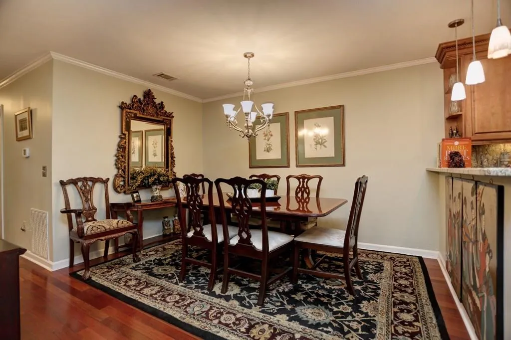 406 Bainbridge Drive, Sandy Springs, Georgia 30327, 2 Bedrooms Bedrooms, ,2 BathroomsBathrooms,Residential,Sold,406 Bainbridge Drive,5722754