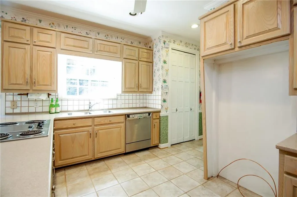 1110 Huntcliff Ne, Atlanta, Georgia 30350, 4 Bedrooms Bedrooms, ,4 BathroomsBathrooms,Residential,Sold,1110 Huntcliff Ne,5813194 1110 Huntcliff Ne, Atlanta, Georgia 30350, 4 Bedrooms Bedrooms, ,4 BathroomsBathrooms,Residential,Sold,1110 Huntcliff Ne,5813194