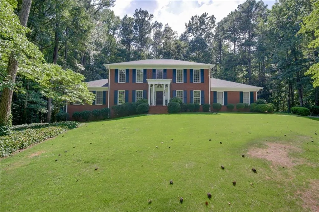 1110 Huntcliff Ne, Atlanta, Georgia 30350, 4 Bedrooms Bedrooms, ,4 BathroomsBathrooms,Residential,Sold,1110 Huntcliff Ne,5813194