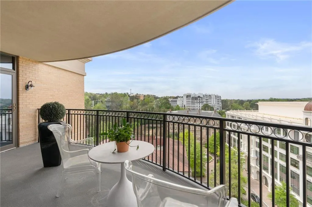 3286 Northside Parkway Nw Unit 1005, Atlanta, Georgia 30327, 3 Bedrooms Bedrooms, ,3 BathroomsBathrooms,Residential,For Sale,3286 Northside Parkway Nw Unit 1005,7447887