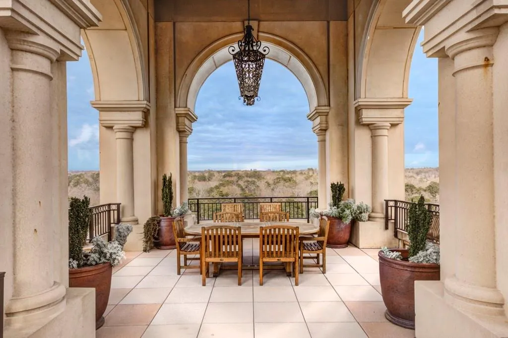 Beautiful Roof top terrace area with long range views in all directions