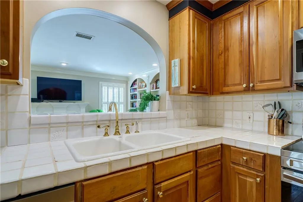 101 Bainbridge Drive, Sandy Springs, Georgia 30327, 1 Bedroom Bedrooms, ,1 BathroomBathrooms,Residential,Sold,101 Bainbridge Drive,7175981