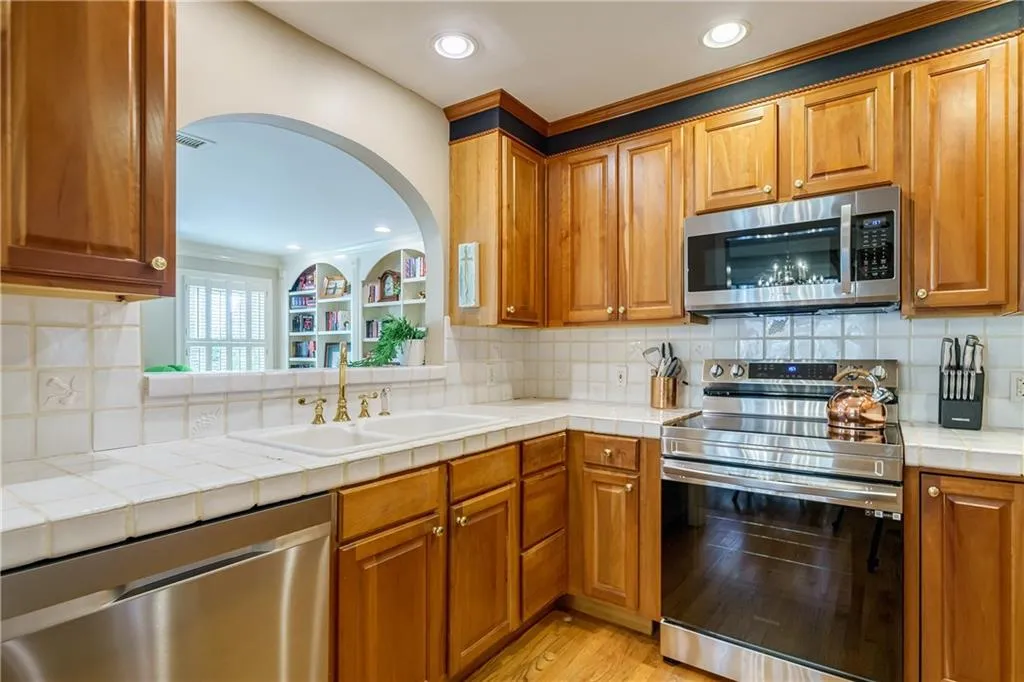 101 Bainbridge Drive, Sandy Springs, Georgia 30327, 1 Bedroom Bedrooms, ,1 BathroomBathrooms,Residential,Sold,101 Bainbridge Drive,7175981